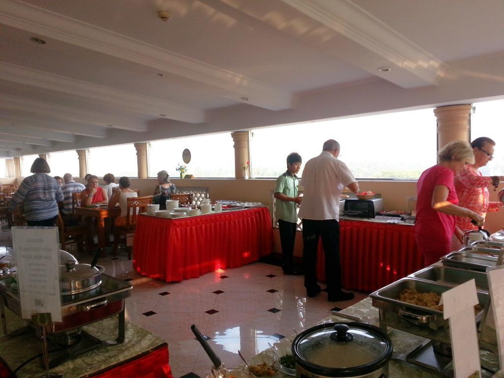 Grand Laurel Hotel Yangon Bagian luar foto