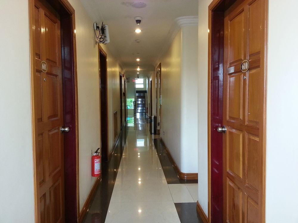 Grand Laurel Hotel Yangon Bagian luar foto