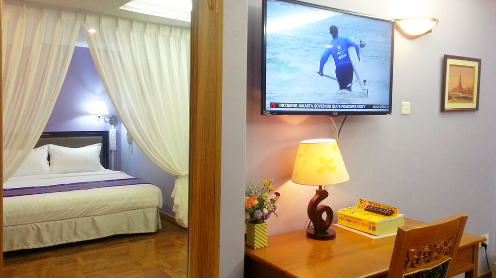 Grand Laurel Hotel Yangon Bagian luar foto